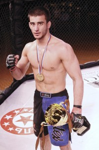 Андрей Корешков победил на турнире Bellator 63